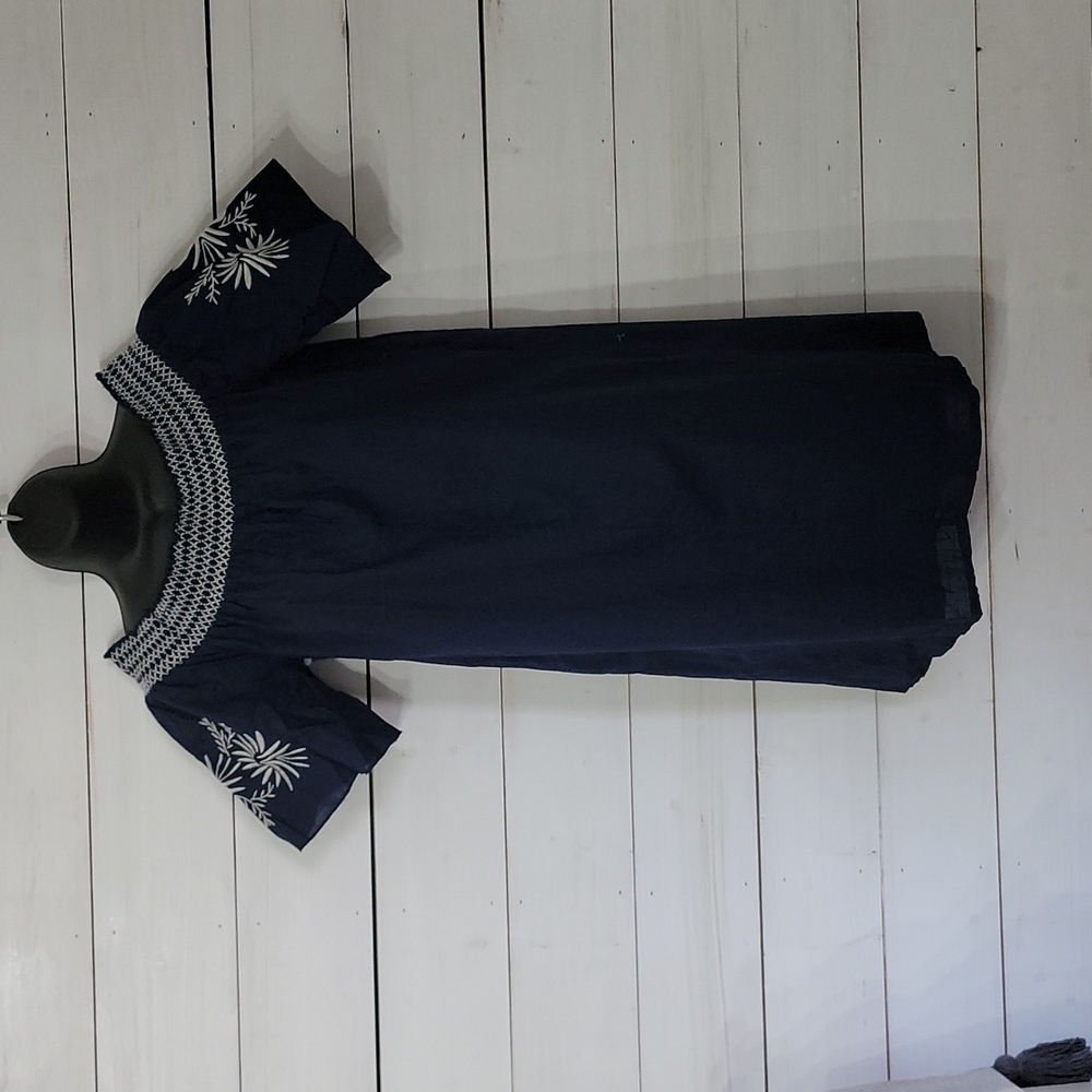 XS off the shoulder maternity dress with smocked neckline